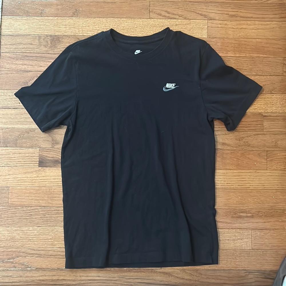 Nike black t-shirt small